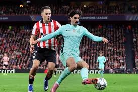 热刺vs曼城赛后，孙兴慜与胡桑诺夫寒暄拥抱致意